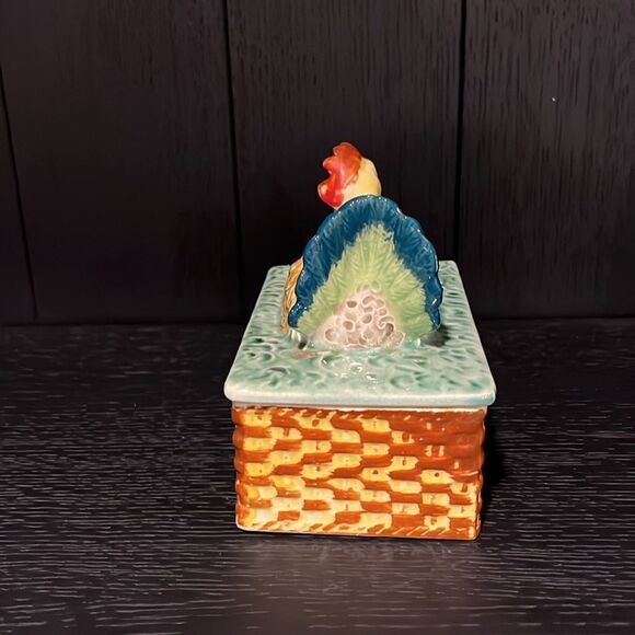 Vintage Ceramic  Hen 1960's empty trinket box. Pretty hen on a basket. - Picture 5 of 8